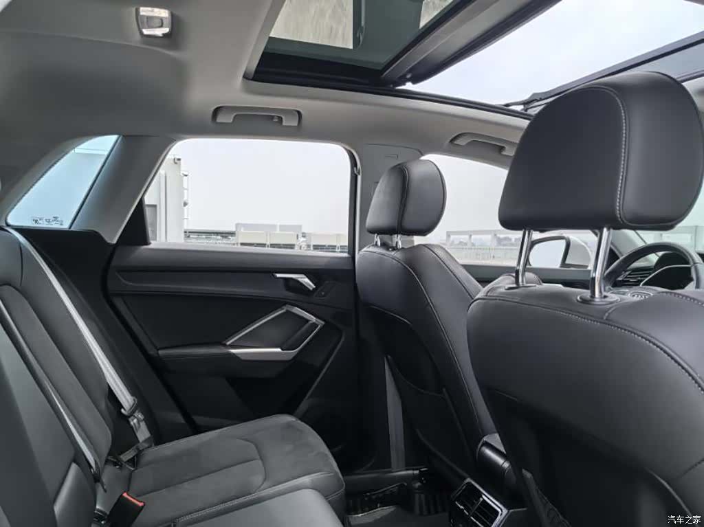 Audi Q3, 2023 13