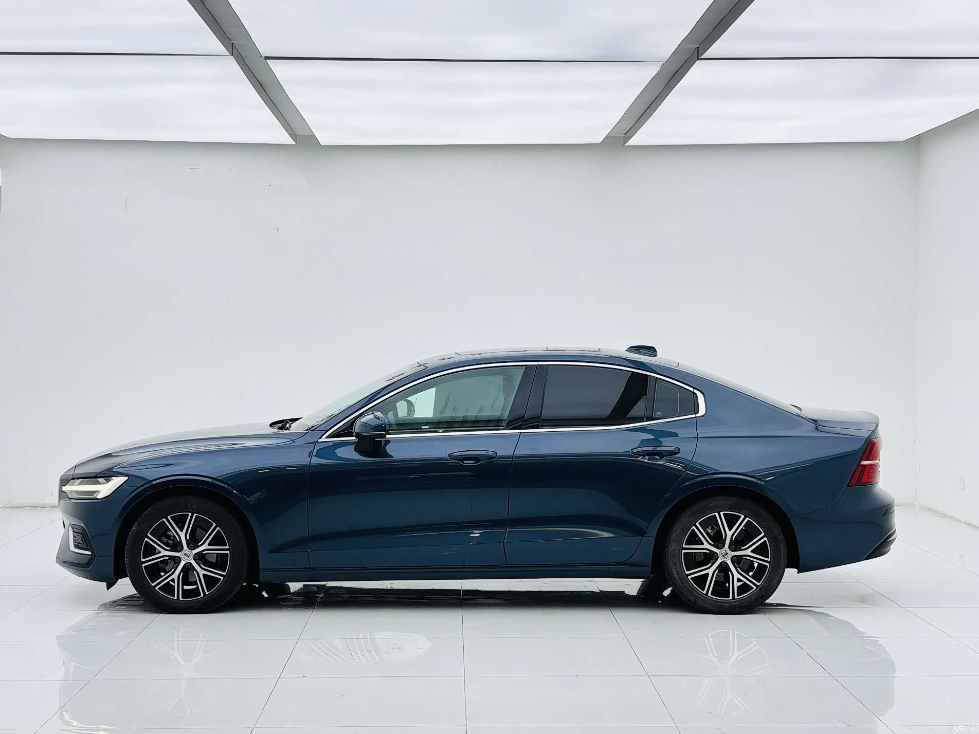 Volvo S60, 2023 4