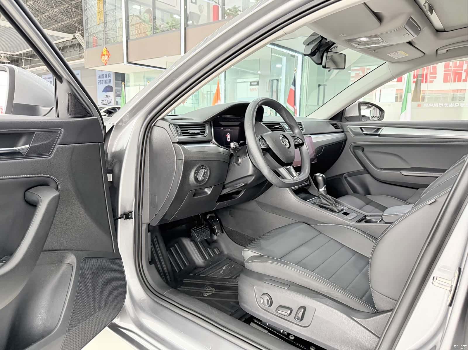 Skoda Superb, 2022 4