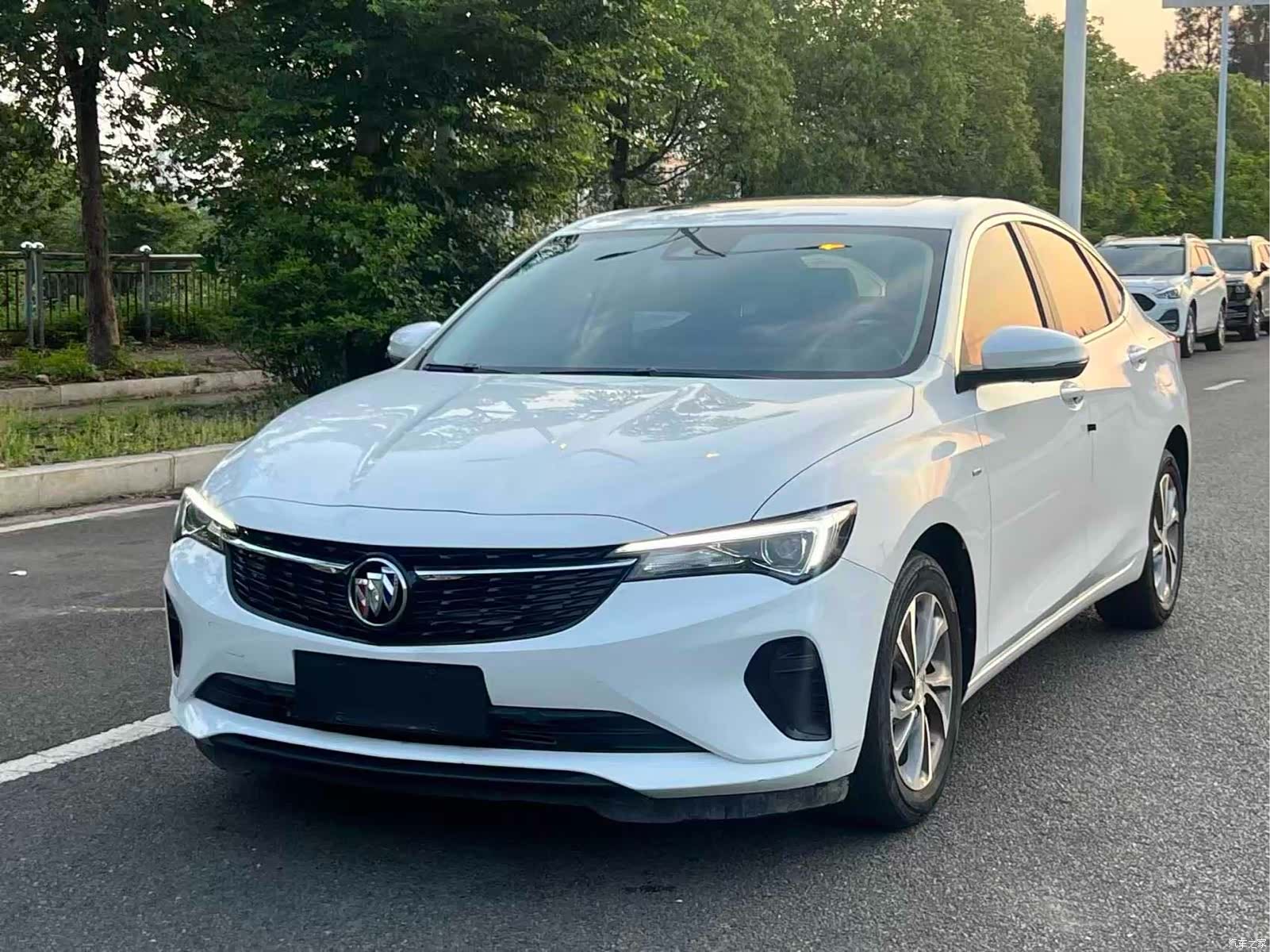 Buick Verano, 2023 1