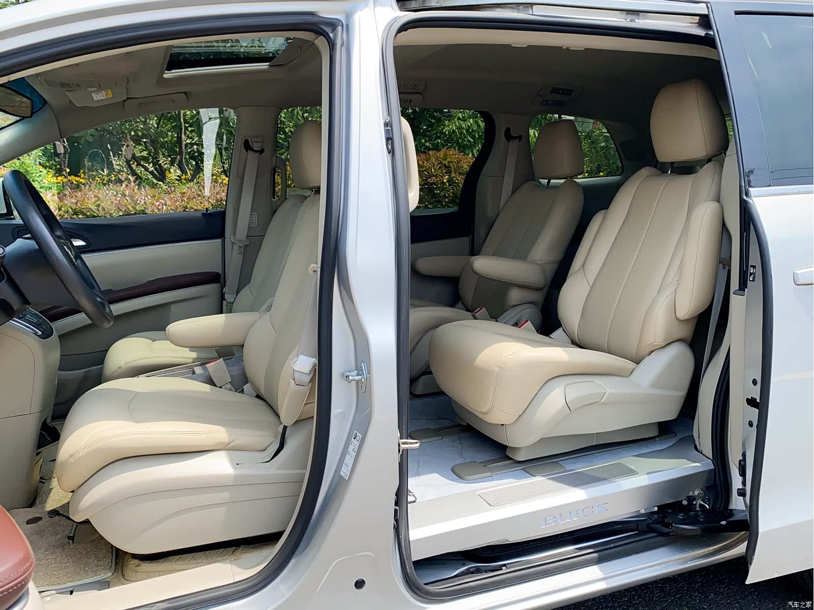 Buick GL8, 2016 16