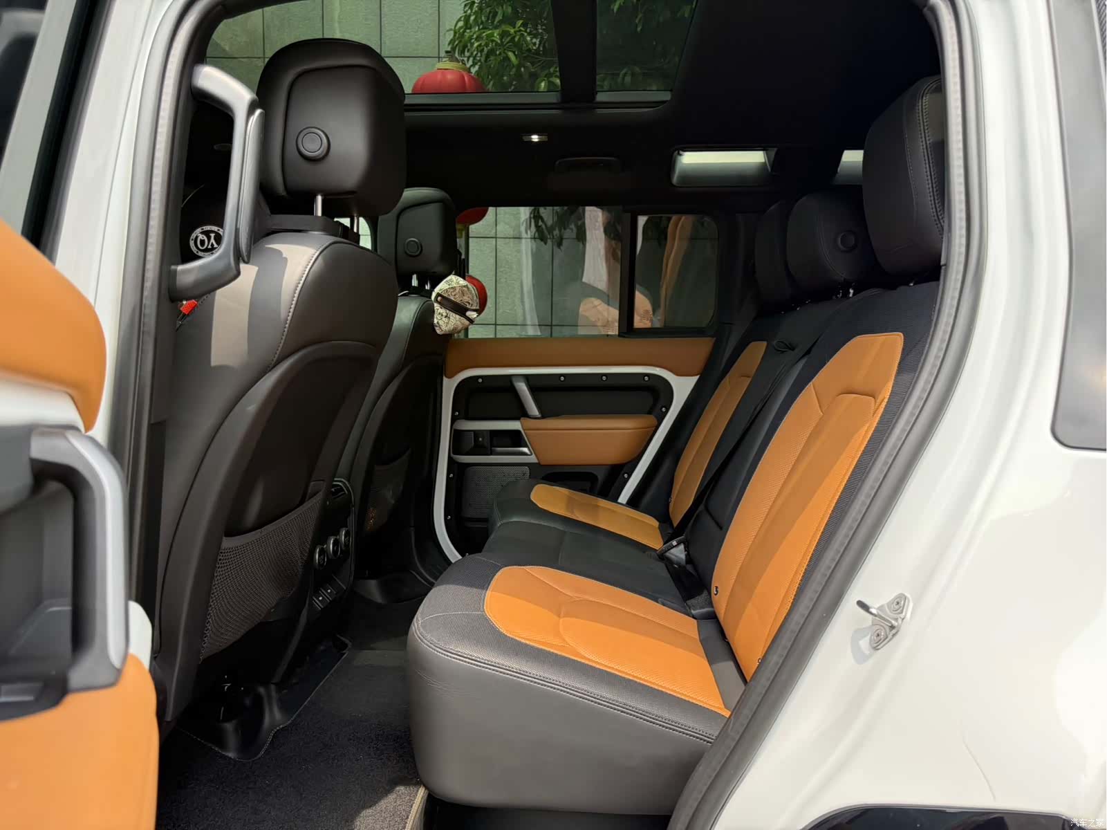 Land Rover Defender, 2024 11