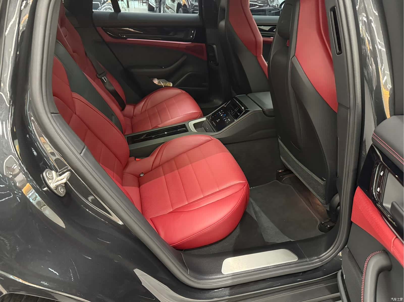 Porsche Panamera, 2025 12