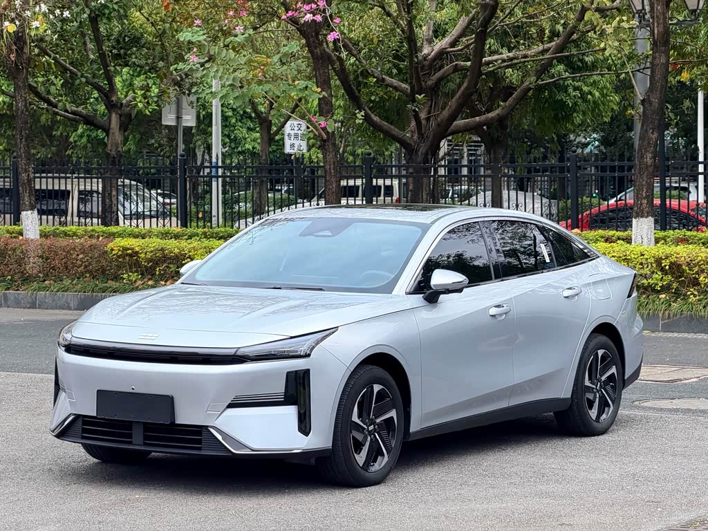 Geely Galaxy L6