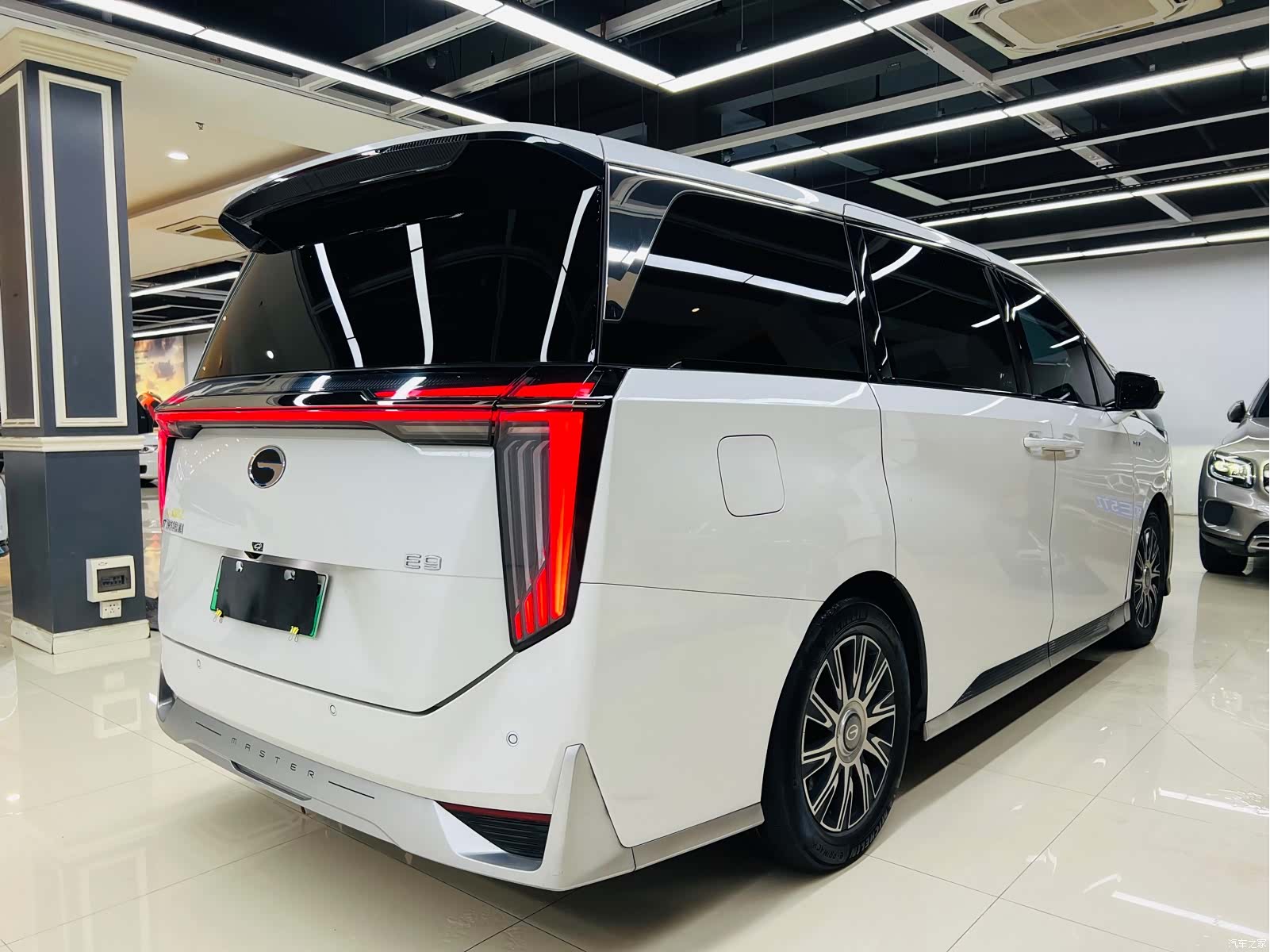 Trumpchi E9, 2024 21