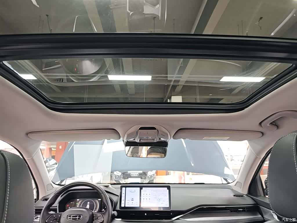 Geely Preface, 2022 18