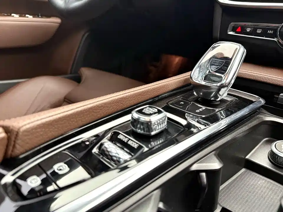 Volvo S90