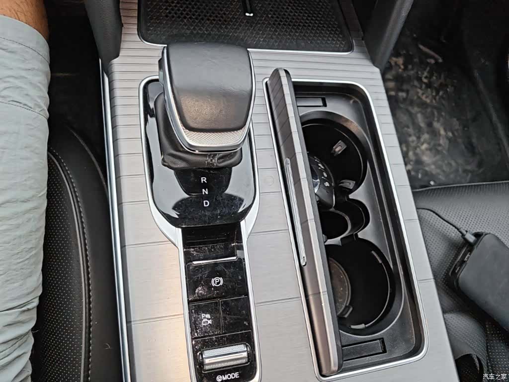 Hongqi HS7, 2024 14