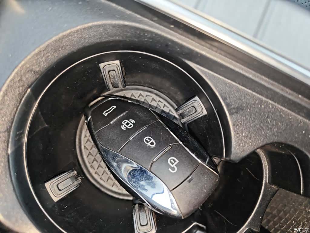 Hongqi HS7, 2024 9