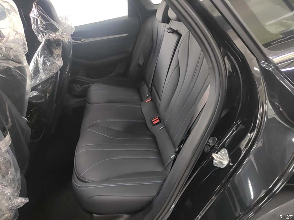 Geely Preface, 2026 17