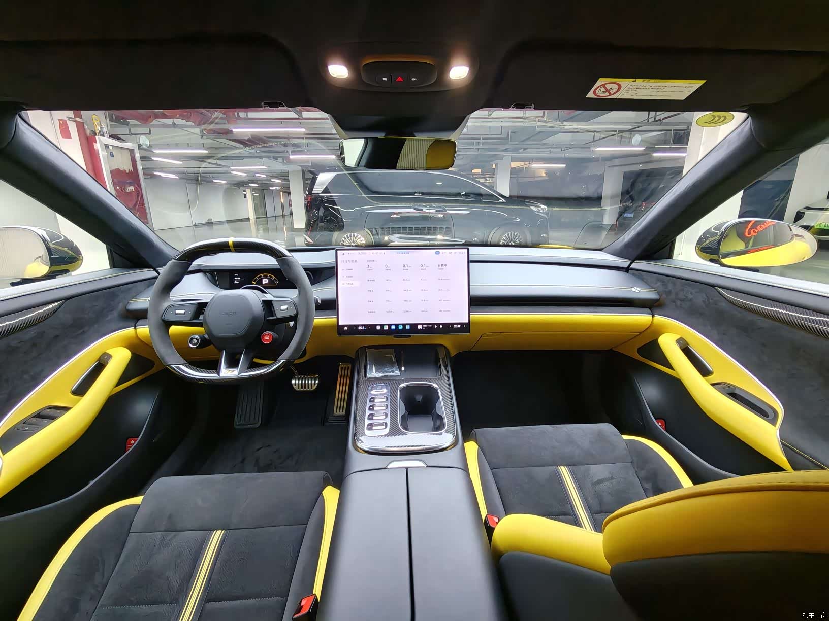 Xiaomi SU7, 2025 11