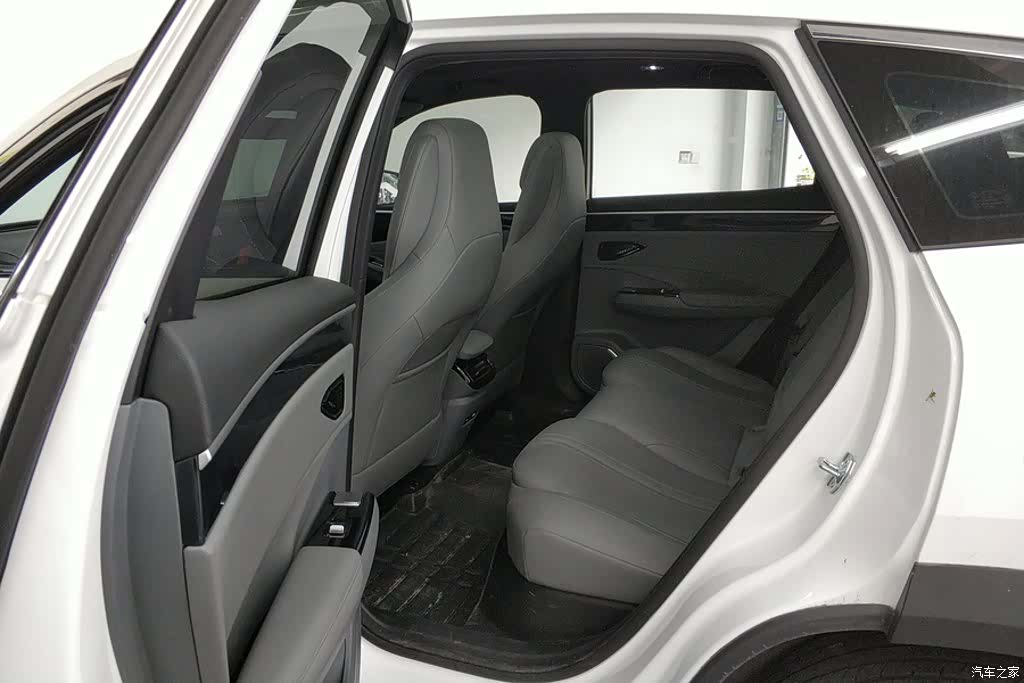 Geely Galaxy L7, 2025 11