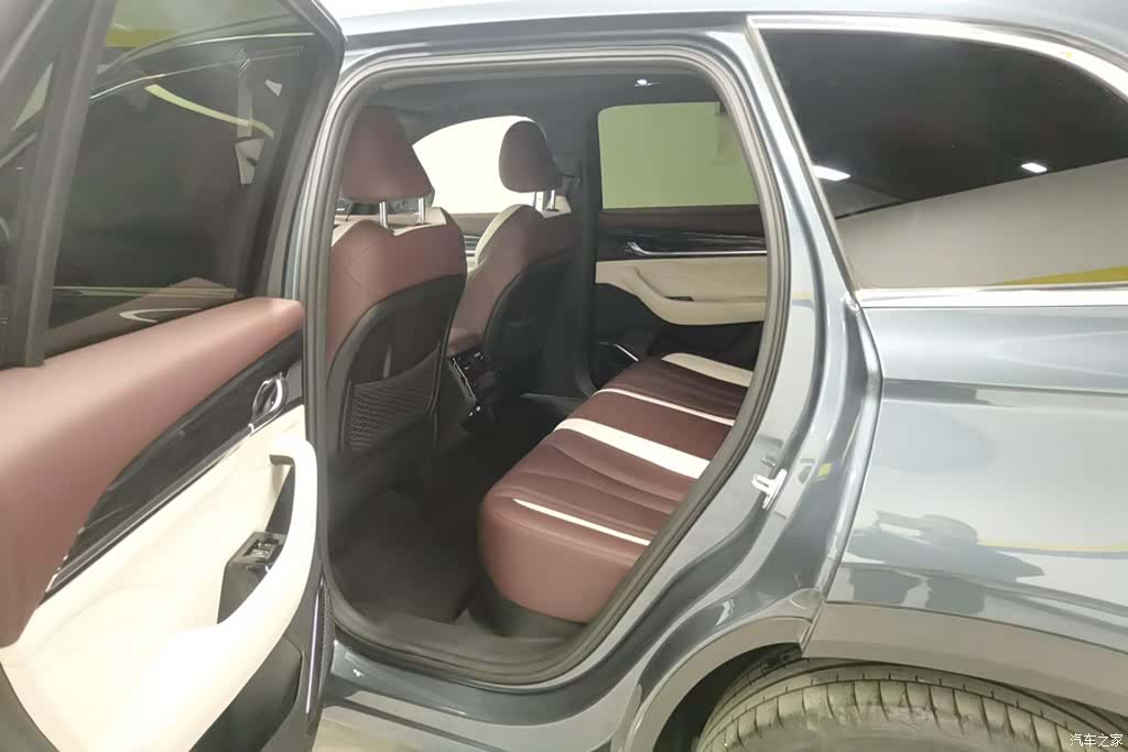 Geely Xingyue L, 2023 11