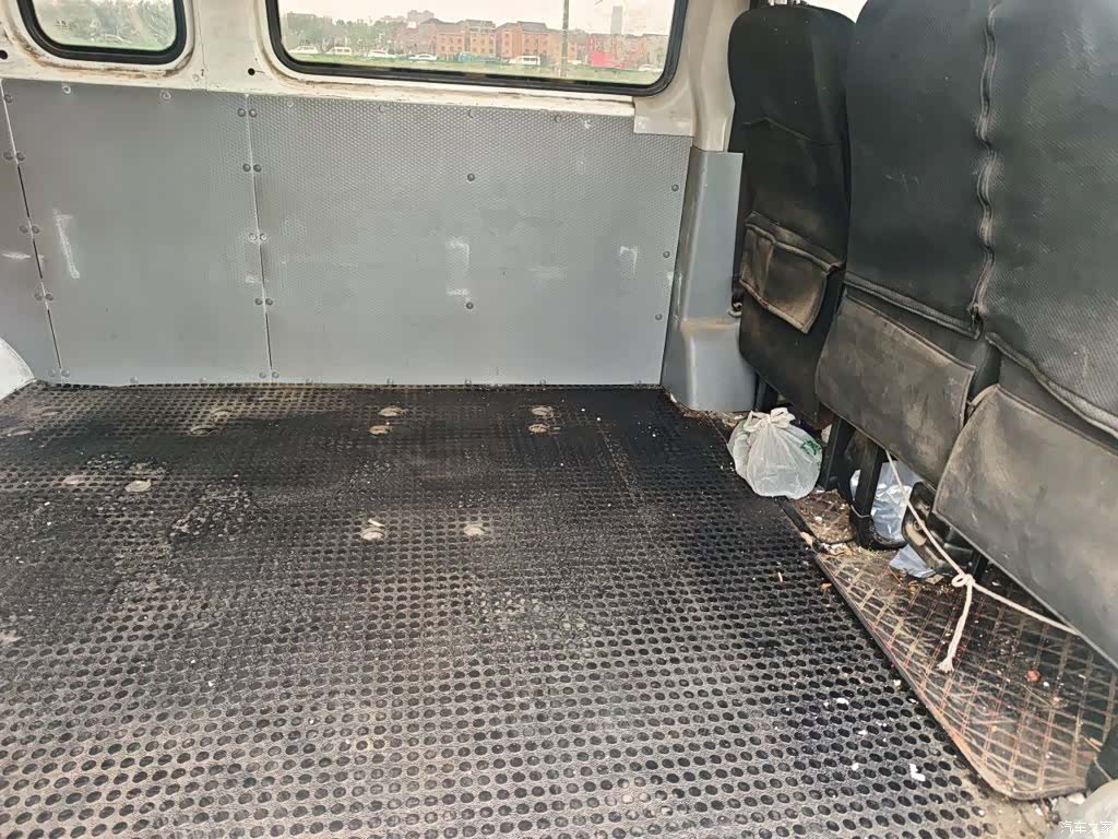Maxus V80, 2023 15