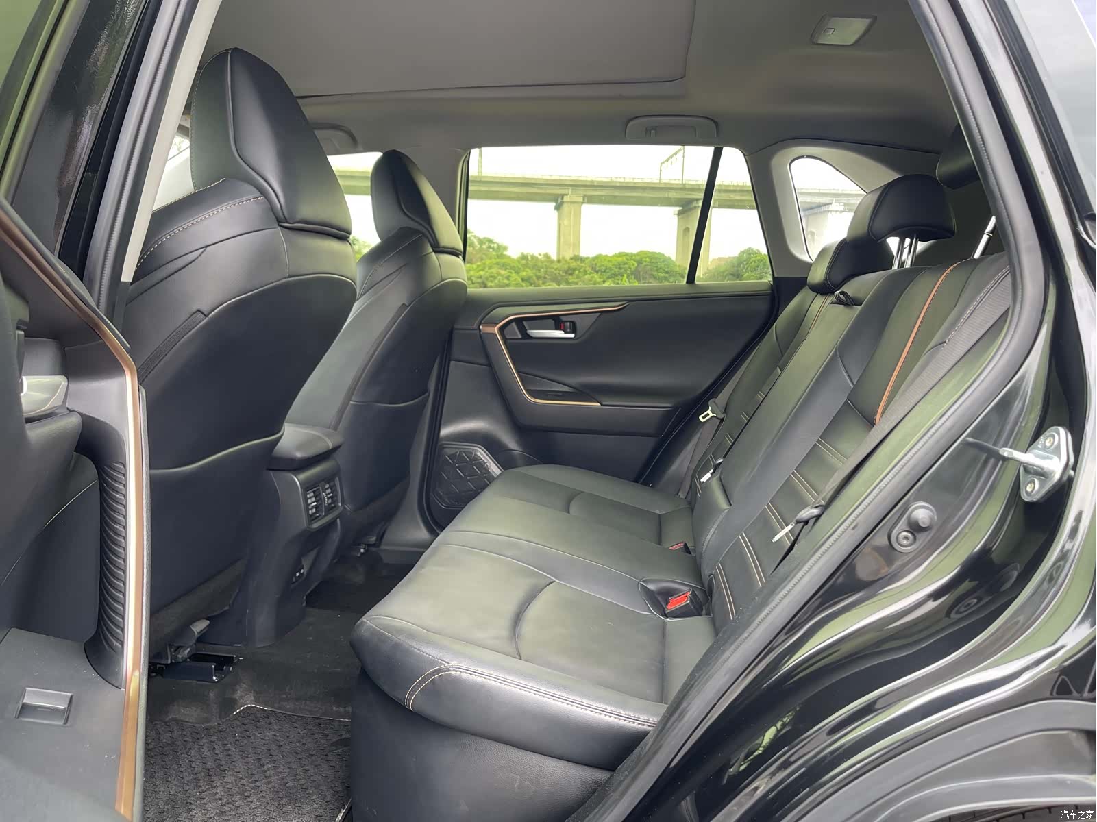 Toyota Wildlander, 2024 29