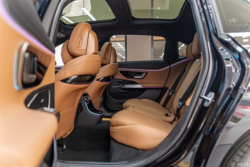 Mercedes-Benz E-Class, 2025 20