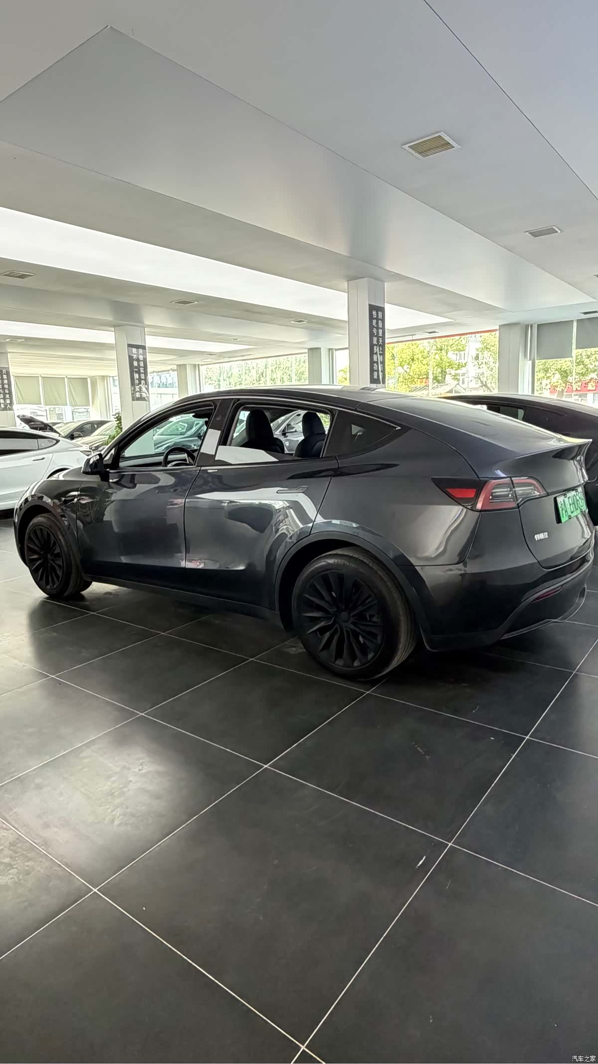 Tesla Model Y, 2024 4