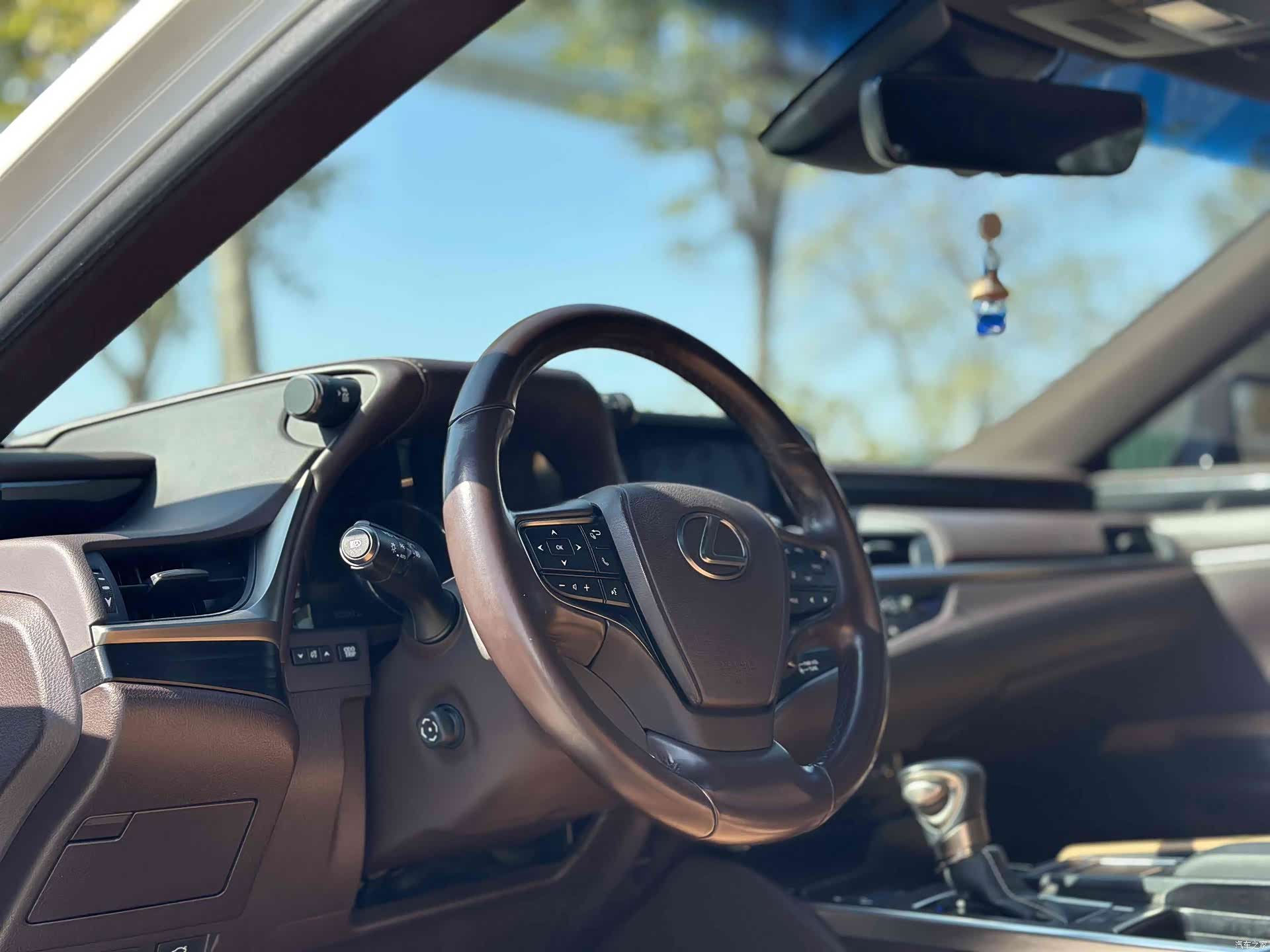 Lexus ES, 2020 7