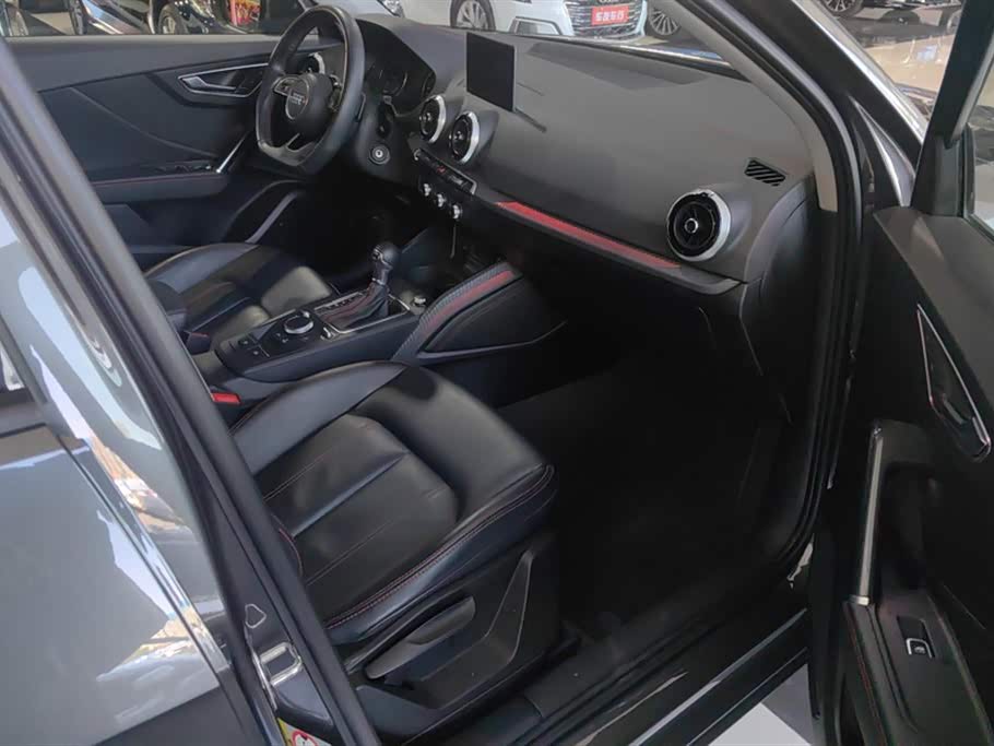 Audi Q2L Audi Q2L