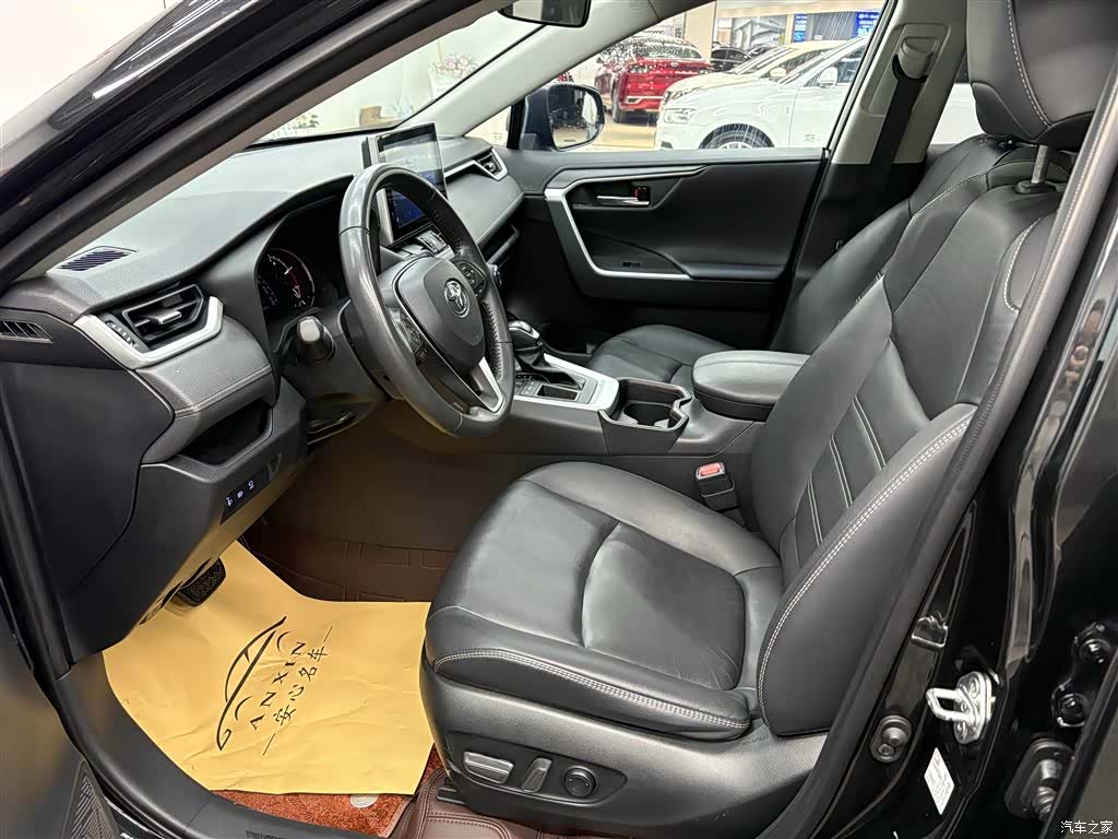 Toyota RAV4, 2022 7