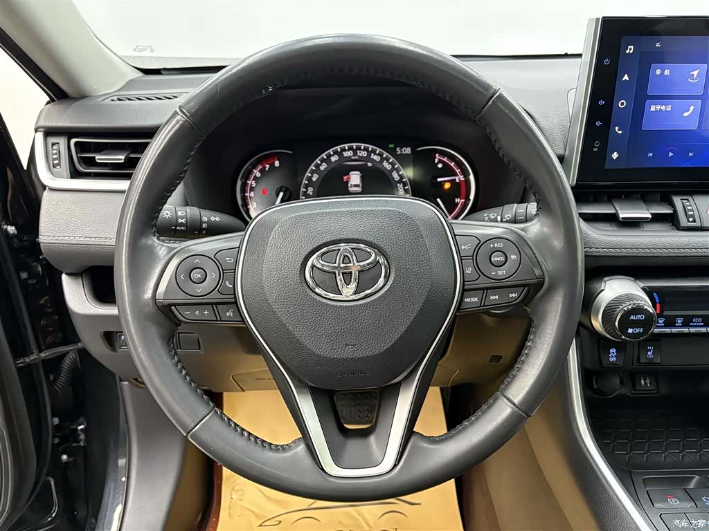 Toyota RAV4, 2022 9