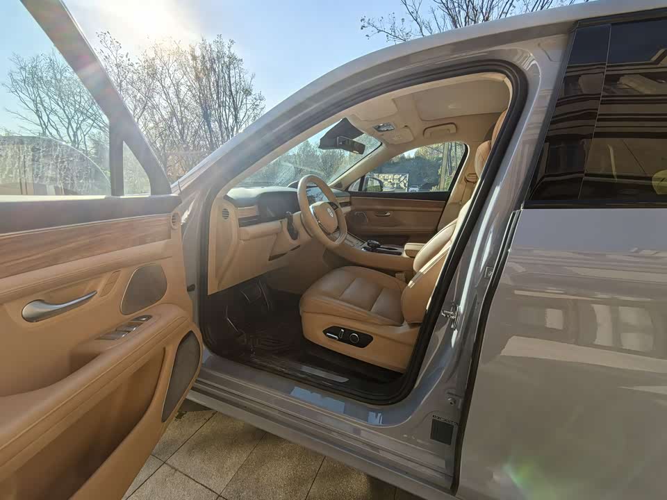 AITO Ask the world M5