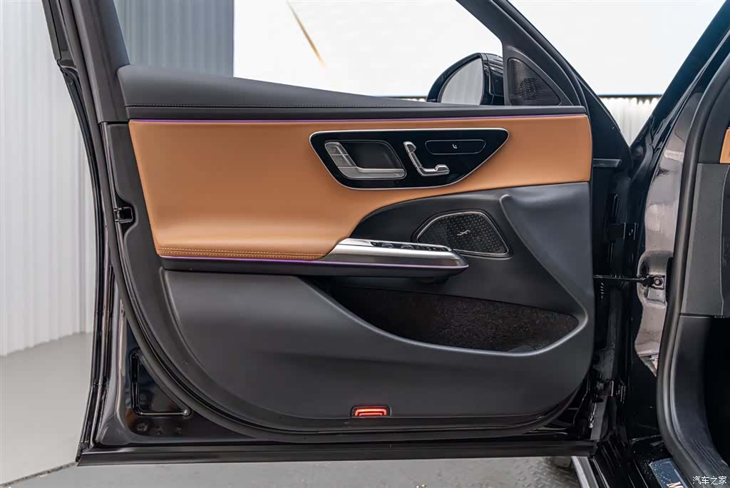 Mercedes-Benz E-Class, 2025 11