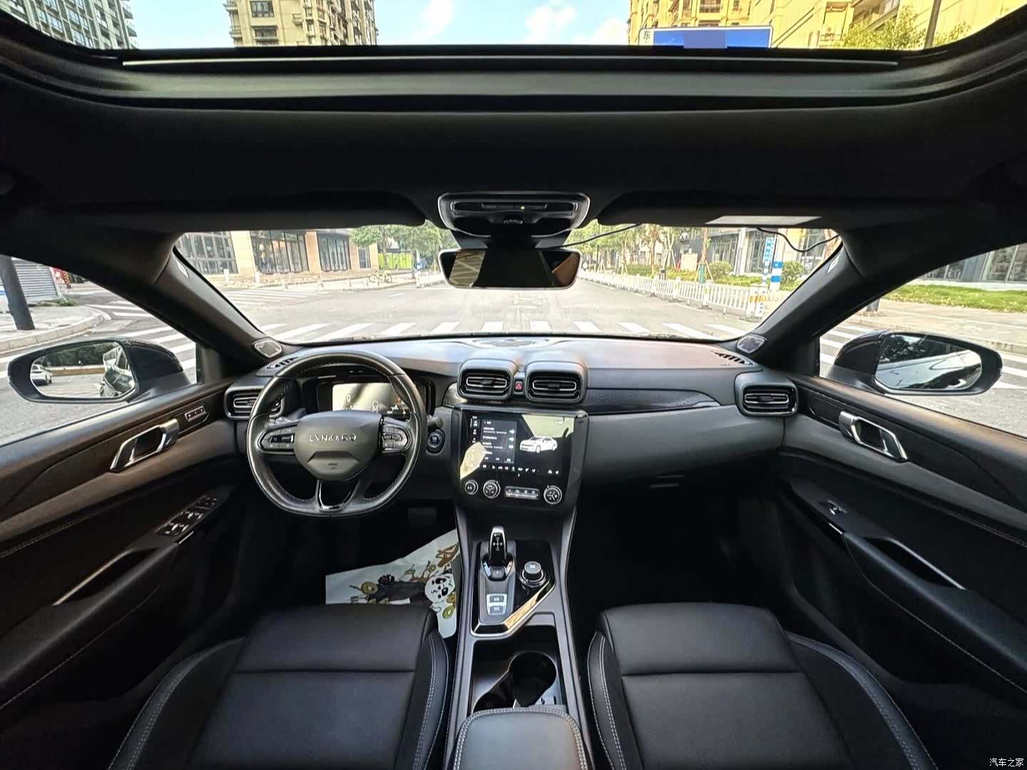 Lynk & Co 01, 2020 все фото