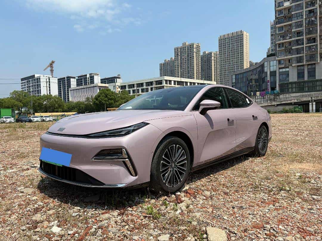 Geely 8