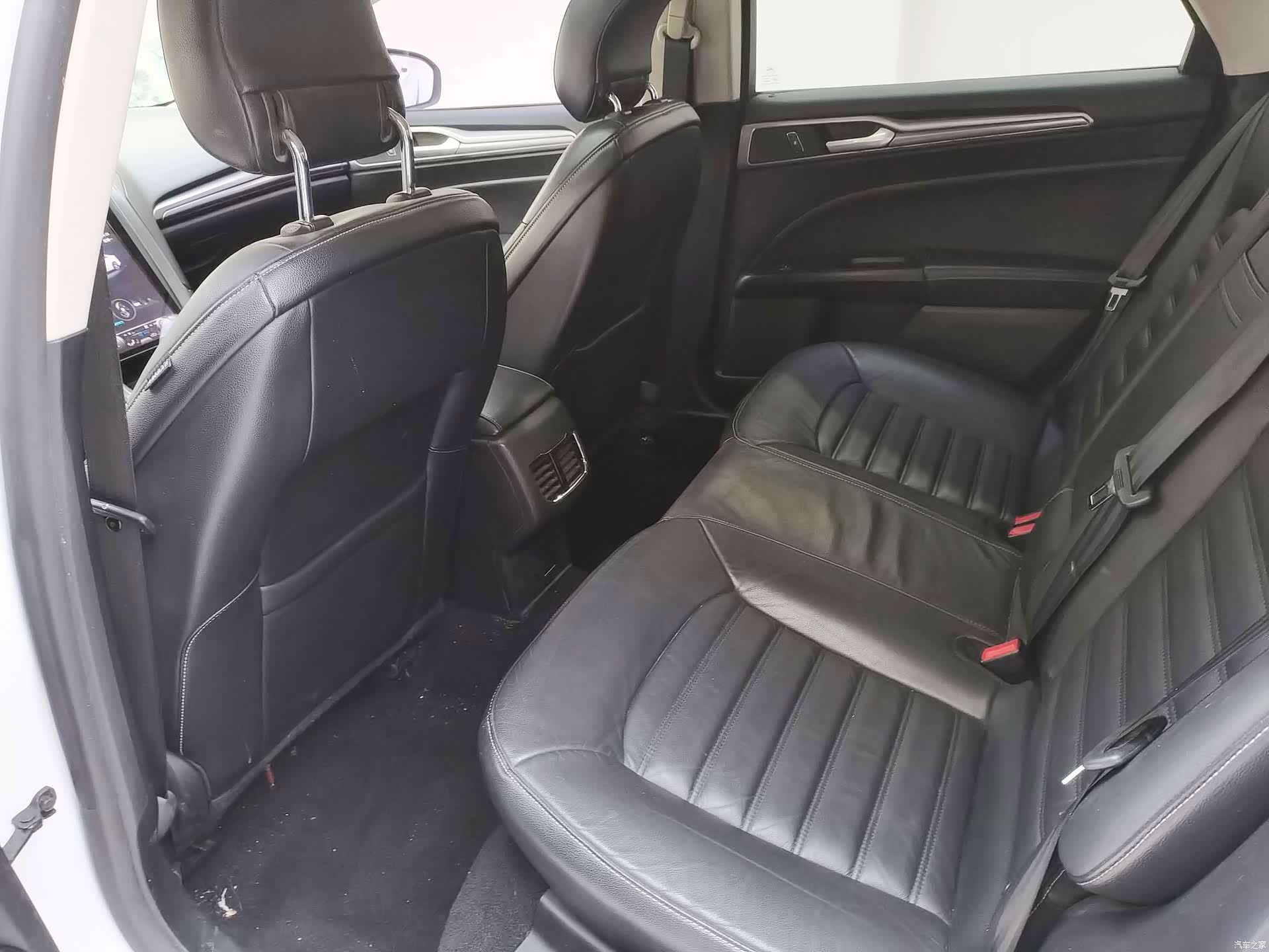 Ford Mondeo, 2017 16