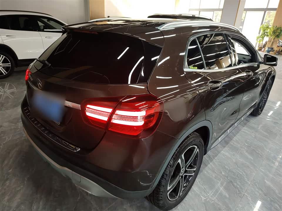 Mercedes-Benz GLA