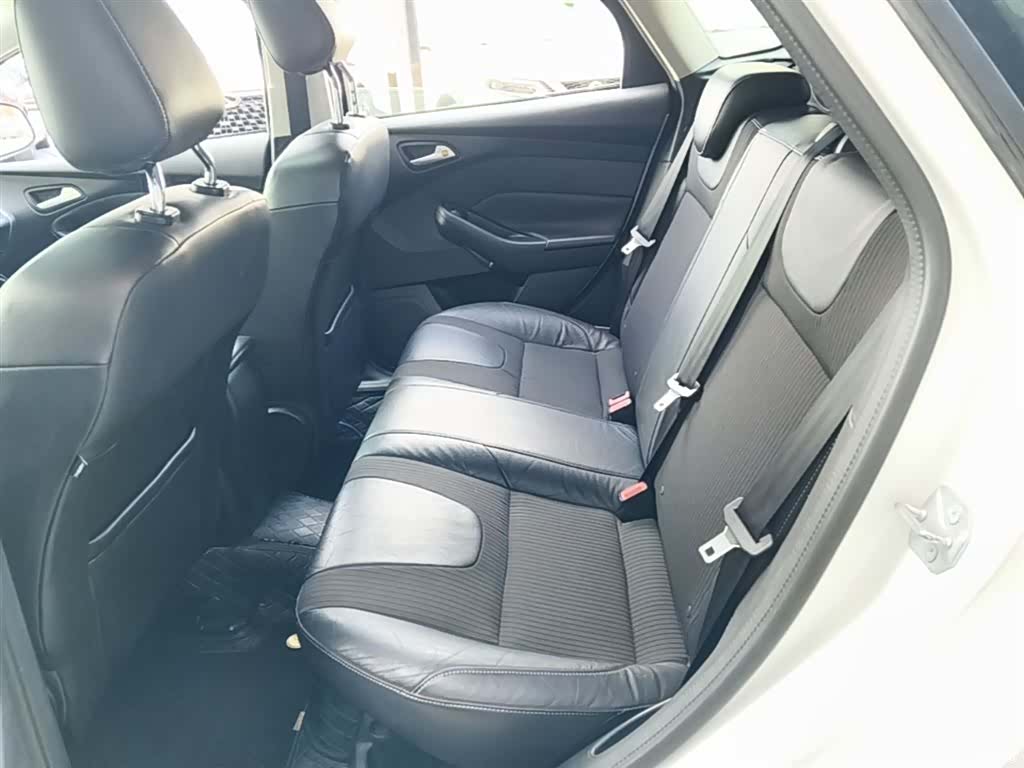 Ford Focus, 2014 17