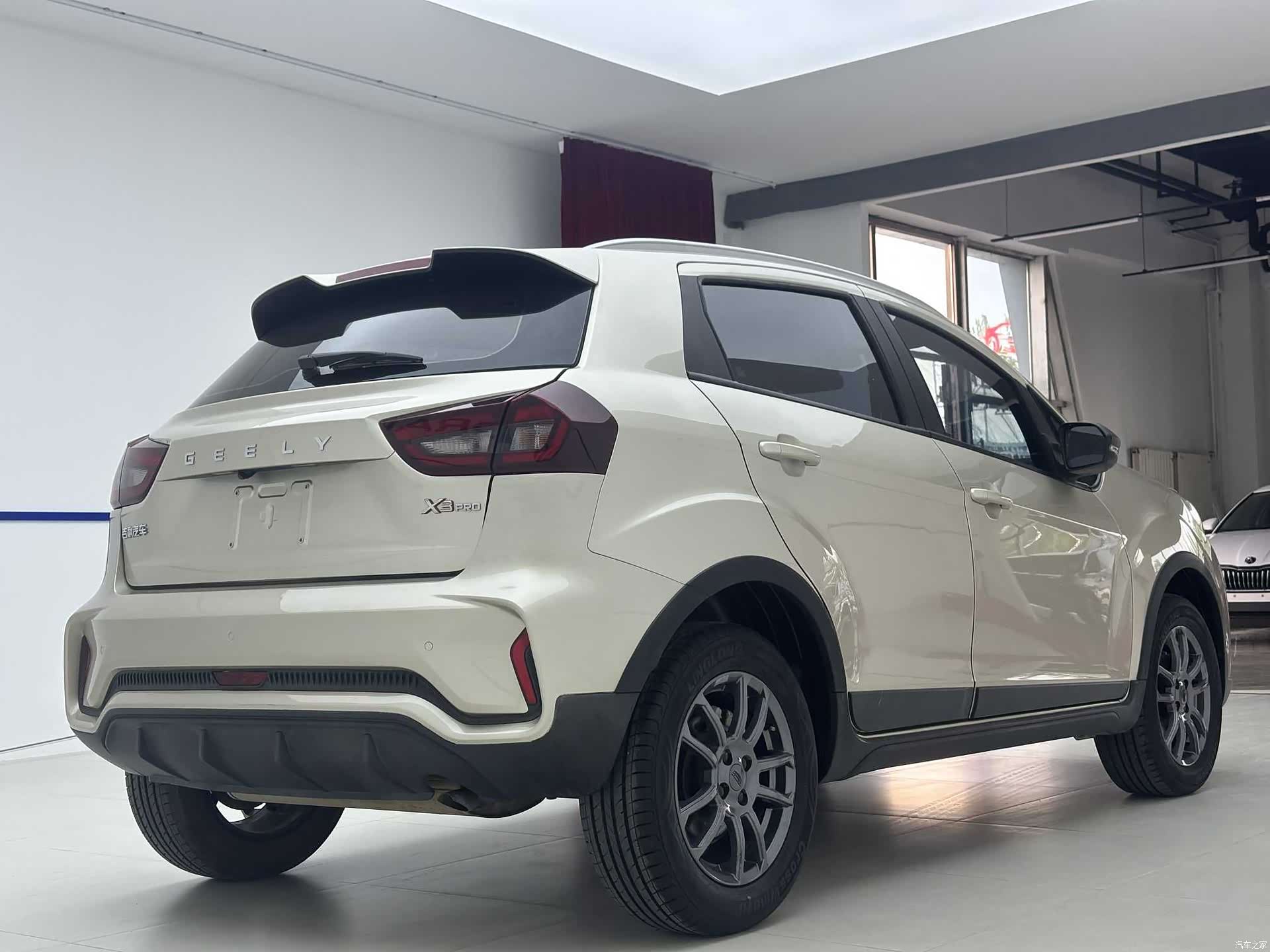 Geely X3, 2022 4
