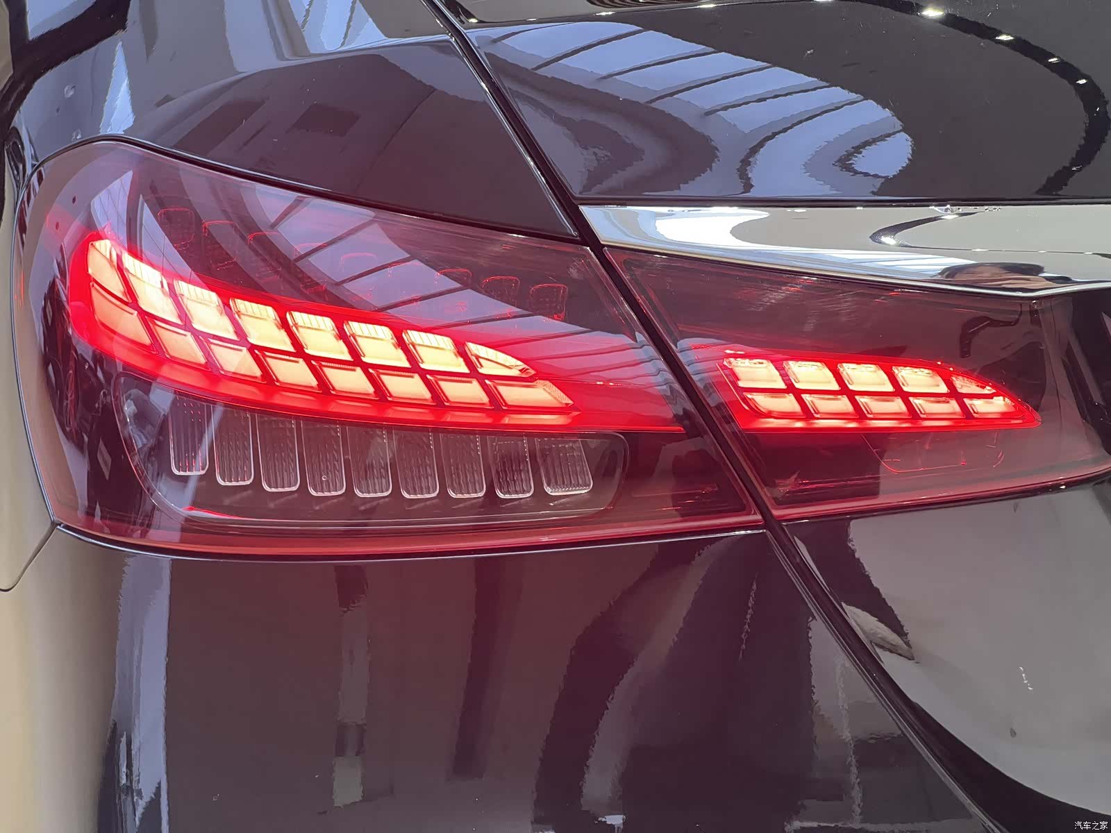 Mercedes-Benz E-Class, 2022 22