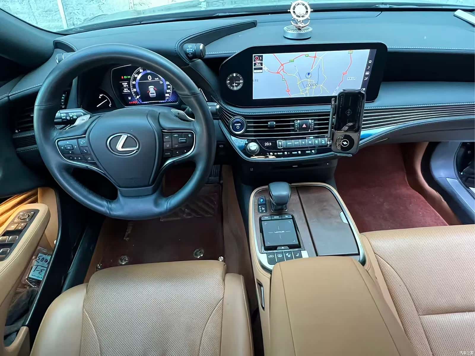 Lexus LS, 2023 6