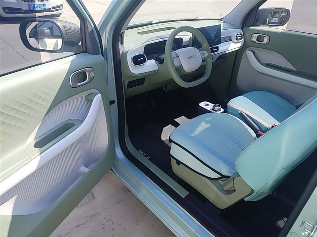 Geely Panda, 2025 16