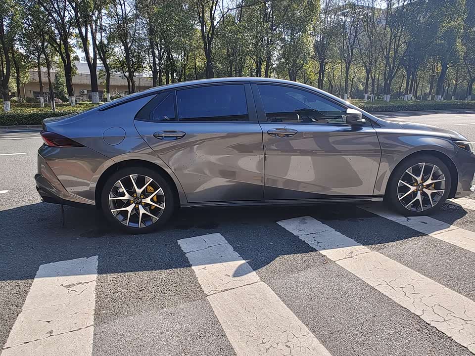 Trumpchi Shadow Leopard