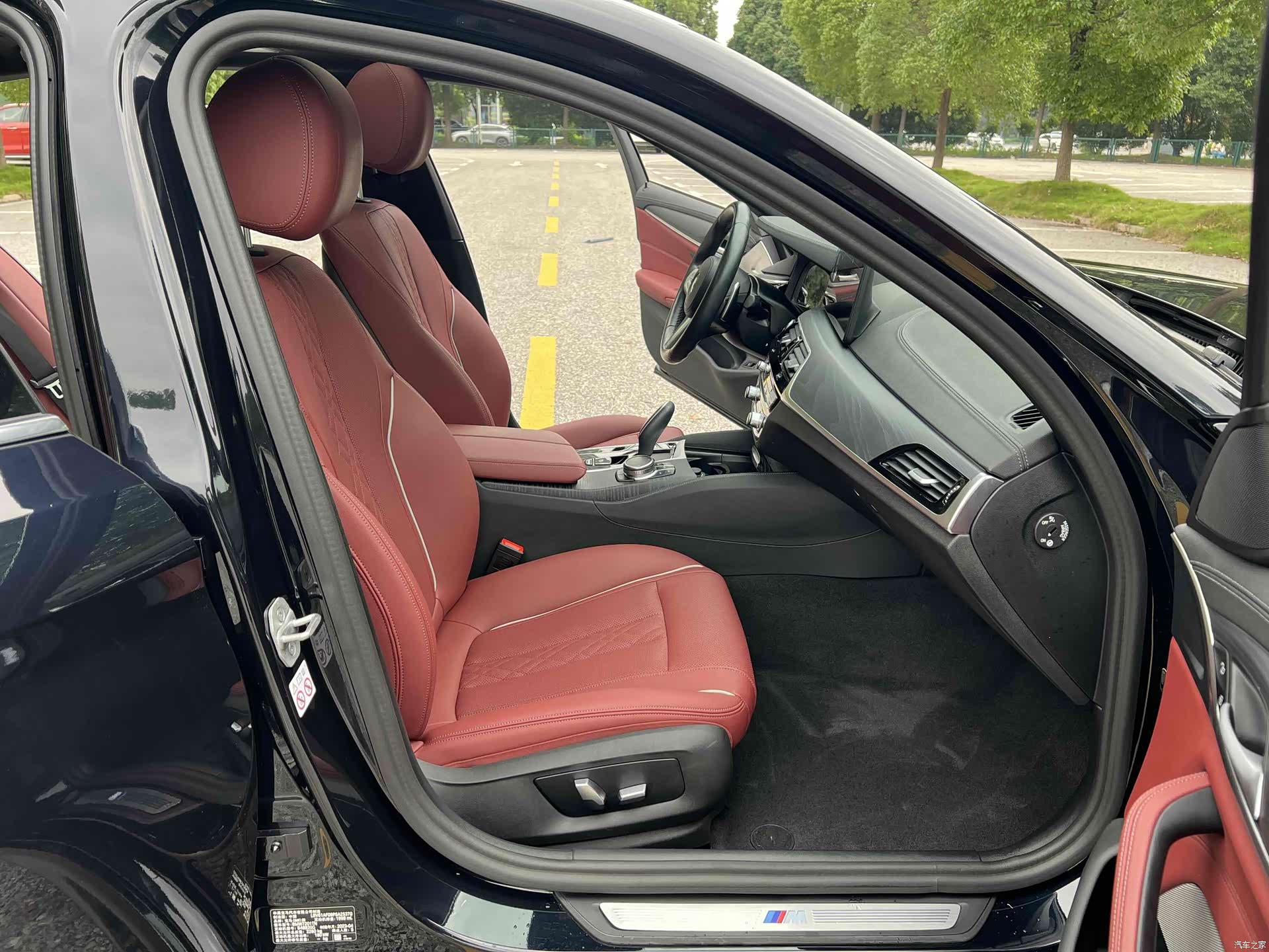 BMW 5 Series, 2023 все фото