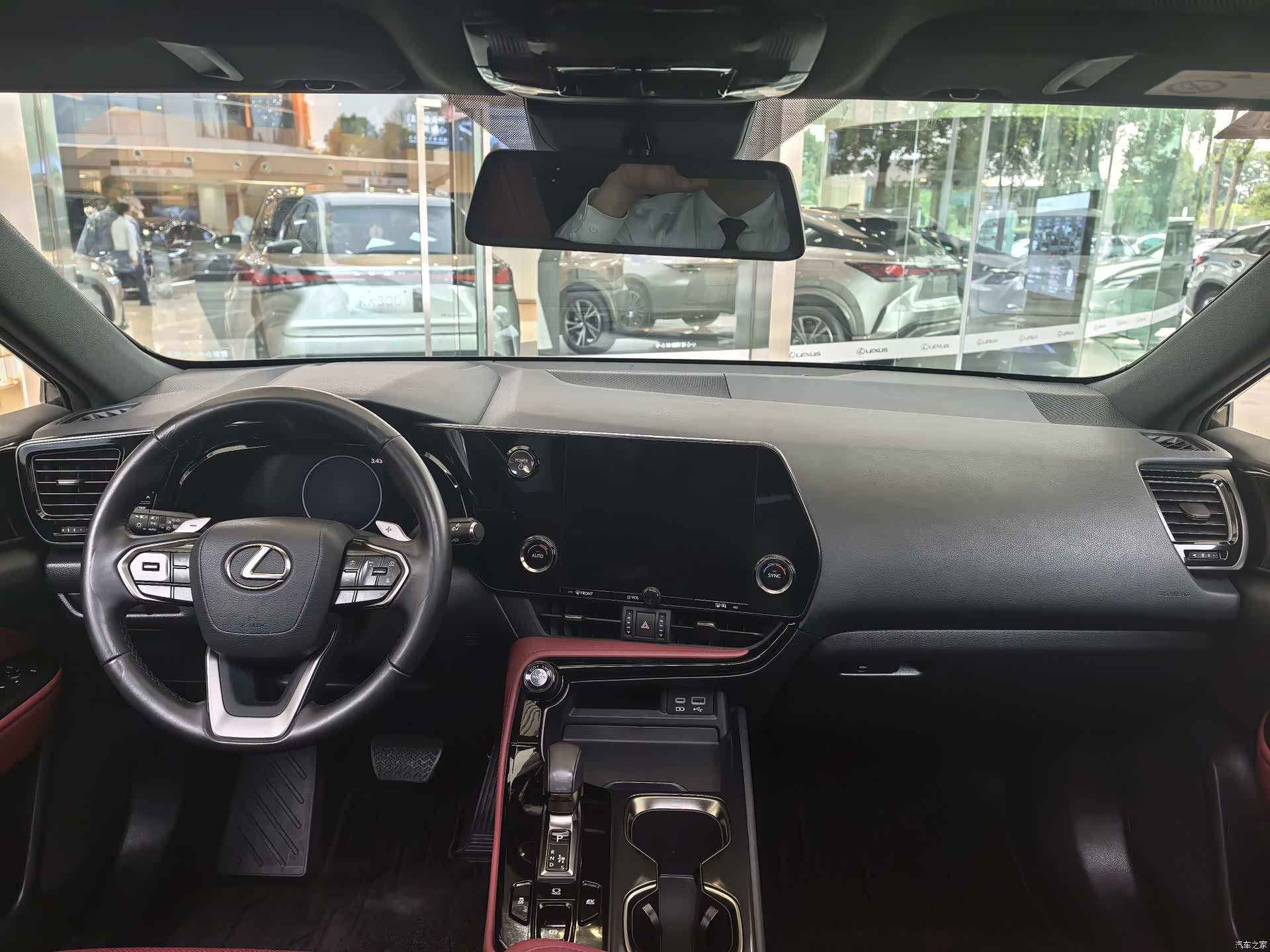Lexus NX, 2023 3