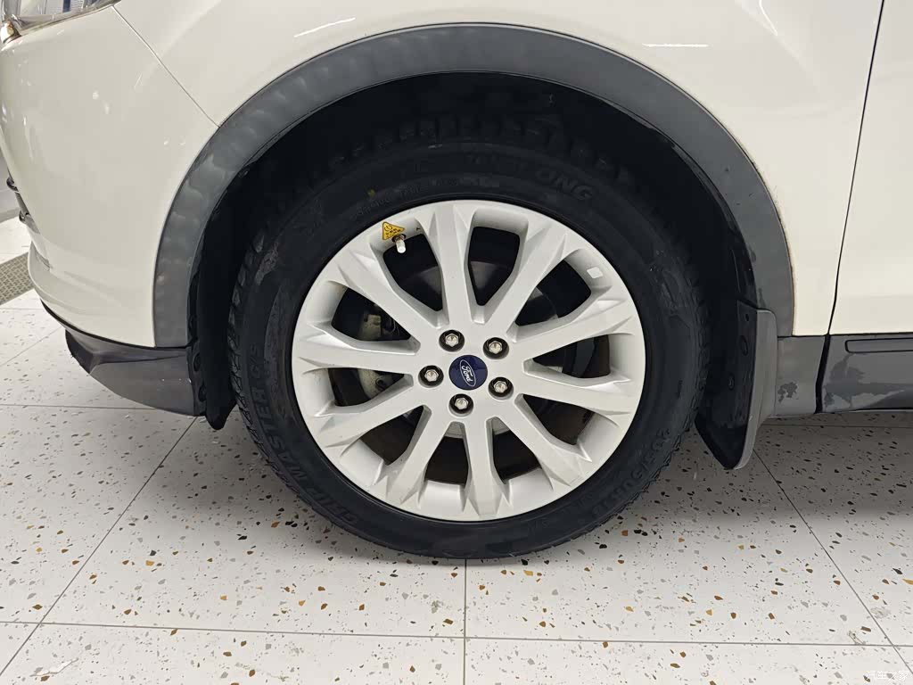 Ford Kuga, 2016 23