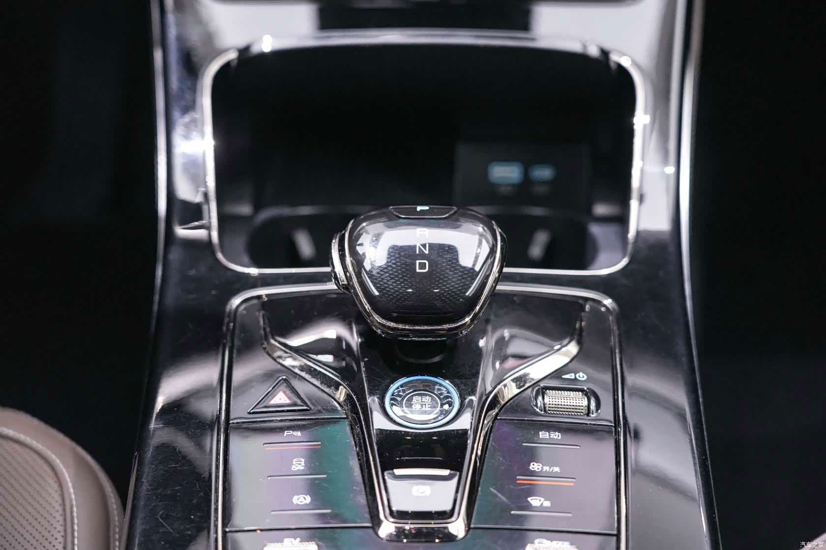 BYD Han, 2022 16