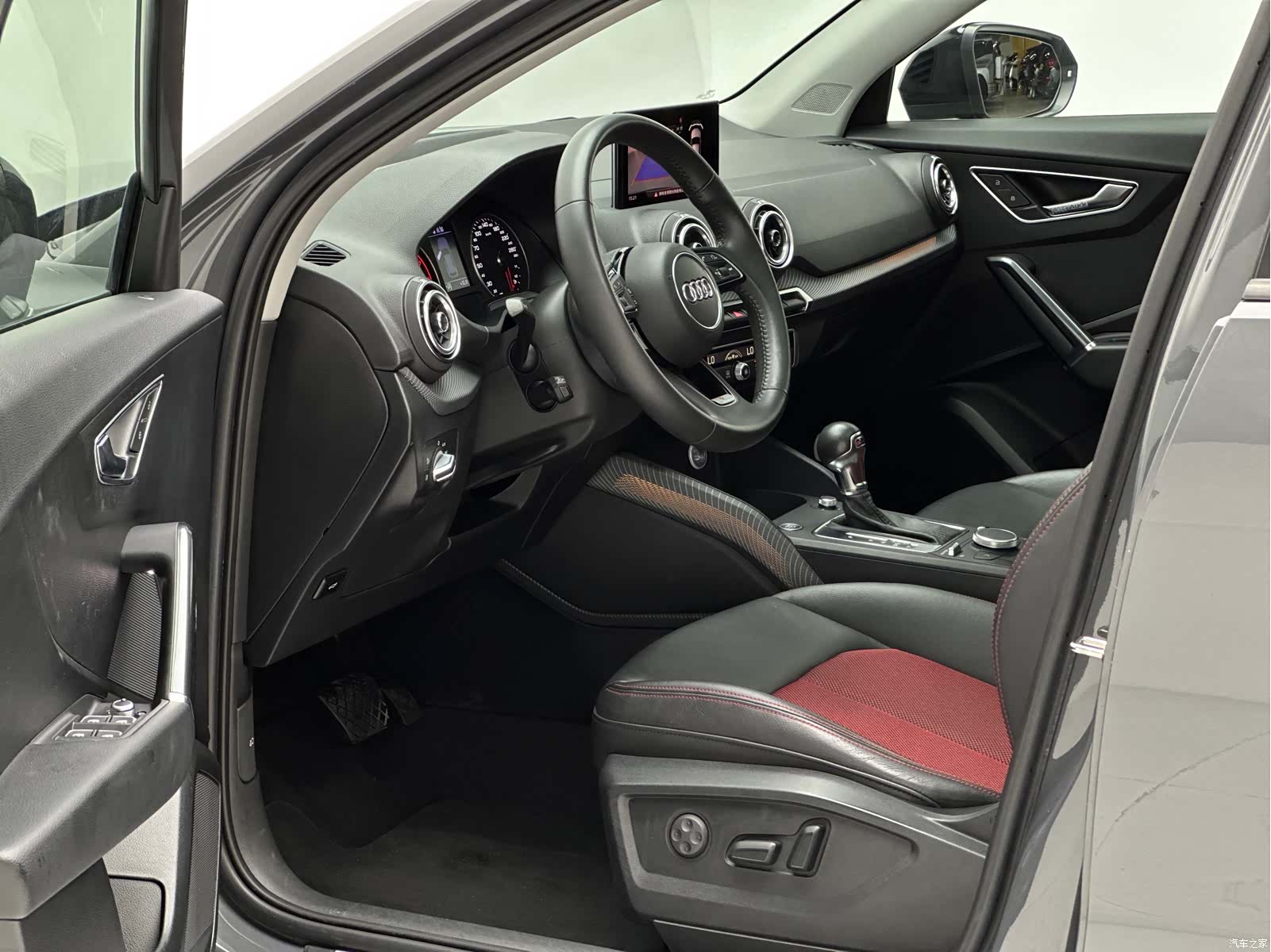 Audi Q2L, 2021 12