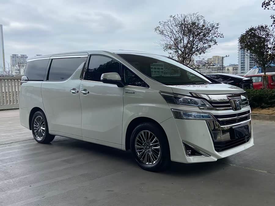 Toyota Vellfire 2022, фото 3