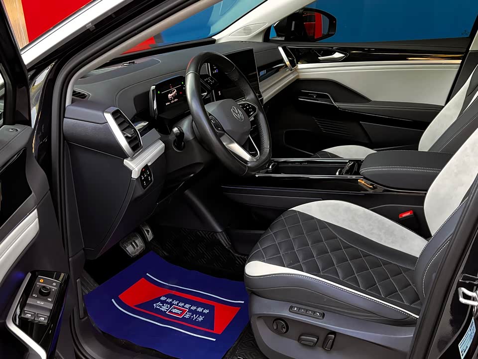 Volkswagen ID.6 CROZZ