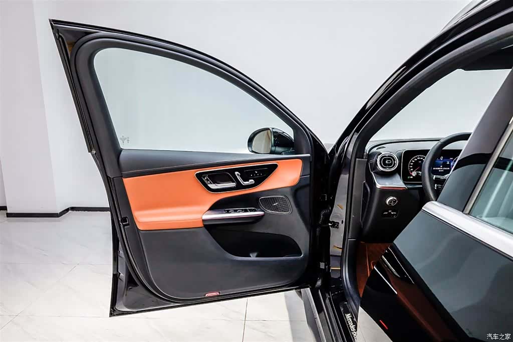 Mercedes-Benz GLC, 2025 8