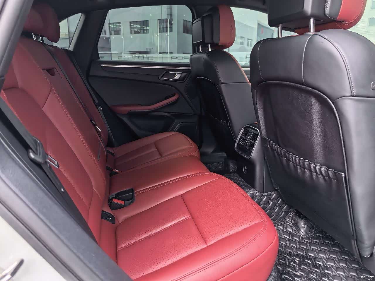 Porsche Macan, 2024 11