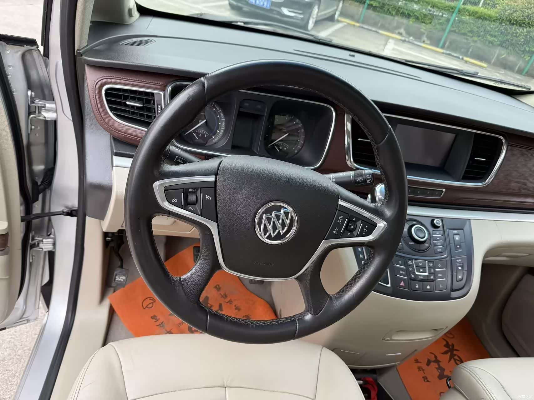 Buick GL8, 2016 10
