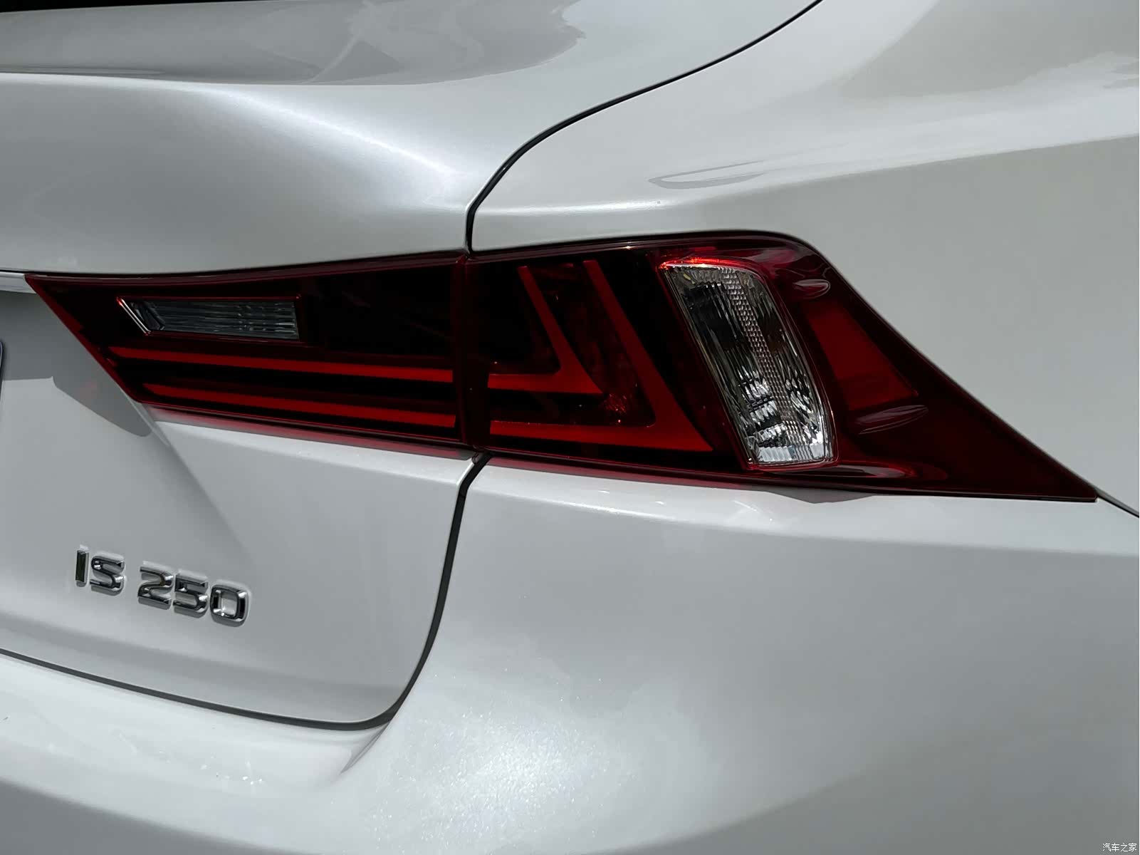 Lexus IS, 2013 16