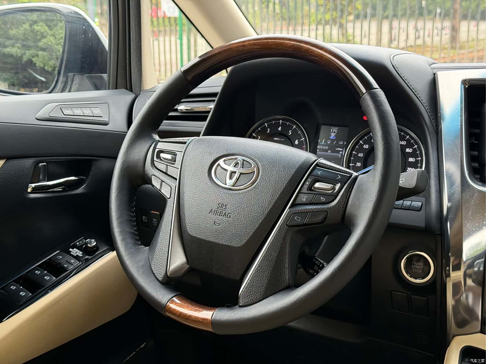 Toyota Alphard, 2018 12