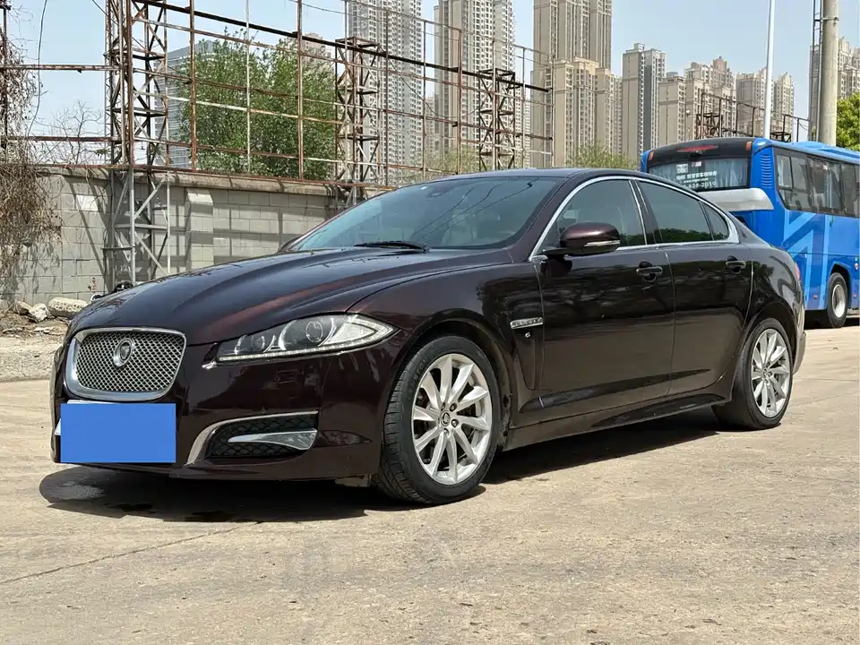 Jaguar XF
